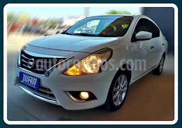 Foto Nissan Versa Advance Aut usado (2016) color Blanco precio $562.000