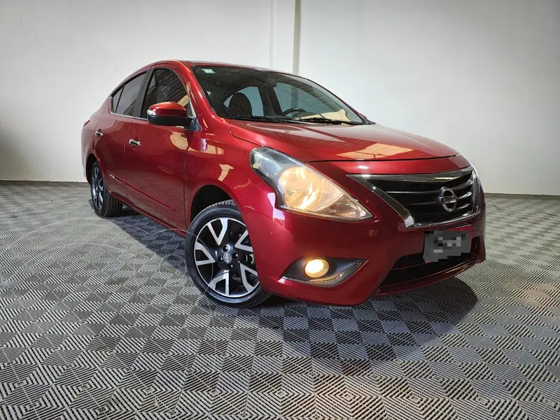 Foto Nissan Versa Exclusive Aut usado (2019) color Rojo Nacarado precio $18.522.000