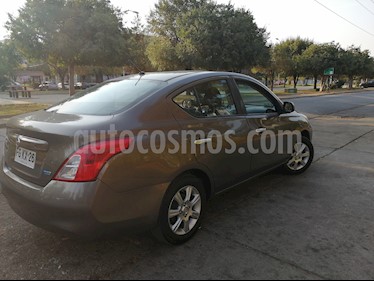 Nissan Versa 1.6L Sense c/Llantas usado (2013) color Gris Titanio precio $4.900.000