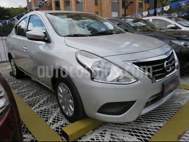 Foto Nissan Versa Advance Aut usado (2017) color Plata precio $38.900.000