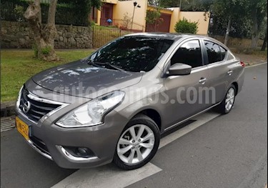 Nissan Versa Advance Aut usado (2016) color Gris precio $34.500.000