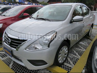 Foto Nissan Versa Advance Aut usado (2017) color Plata precio $38.900.000