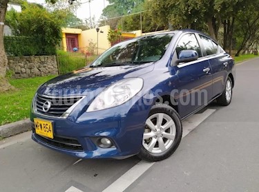 Nissan Versa Advance usado (2013) color Azul precio $26.400.000
