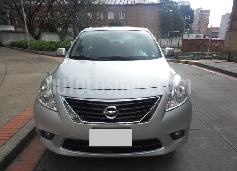 Nissan Versa Advance Aut usado (2013) color Gris precio $18.000.000