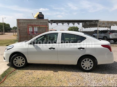 Foto Nissan Versa Drive usado (2018) color Blanco precio $157,000