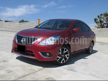 foto Nissan Versa Exclusive Aut usado (2018) color Rojo precio $215,000