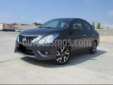 foto Nissan Versa Exclusive Aut usado (2017) color Gris Oscuro precio $195,000