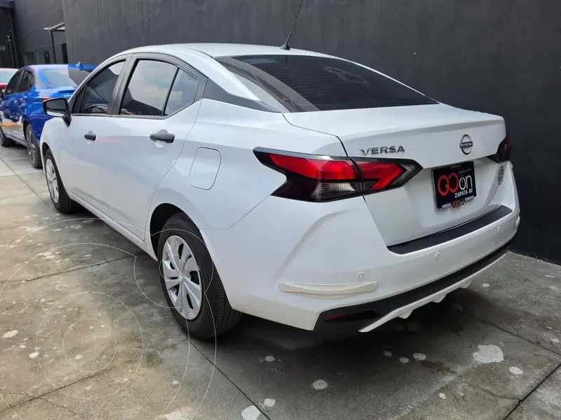 nissan versa