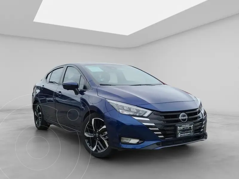 Foto Nissan Versa Exclusive Aut usado (2023) color Azul precio $300,900