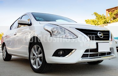 Nissan Versa Advance usado (2018) color Blanco precio $198,000