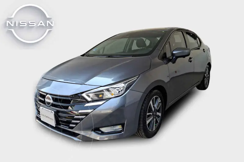 Foto Nissan Versa Advance usado (2023) color Gris precio $292,000
