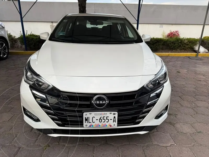 Foto Nissan Versa Advance usado (2023) color Blanco precio $459,000