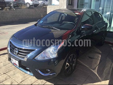 Nissan Versa 4p Exclusive L4/1.6 Aut usado (2017) color Azul precio $200,000