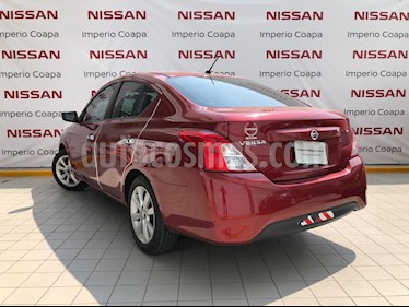 Foto Nissan Versa Advance Aut usado (2017) color Rojo precio $177,000