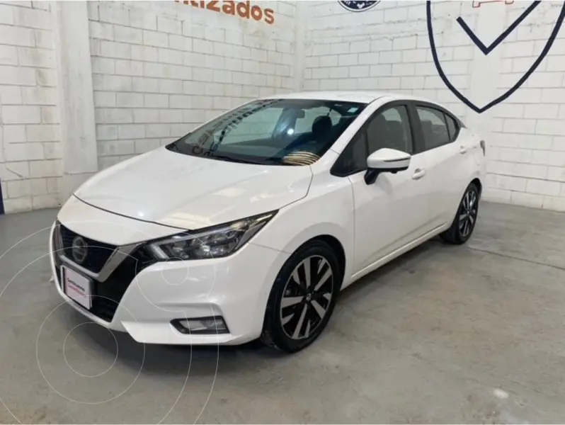 Foto Nissan Versa Platinum Aut usado (2022) color Blanco precio $271,000