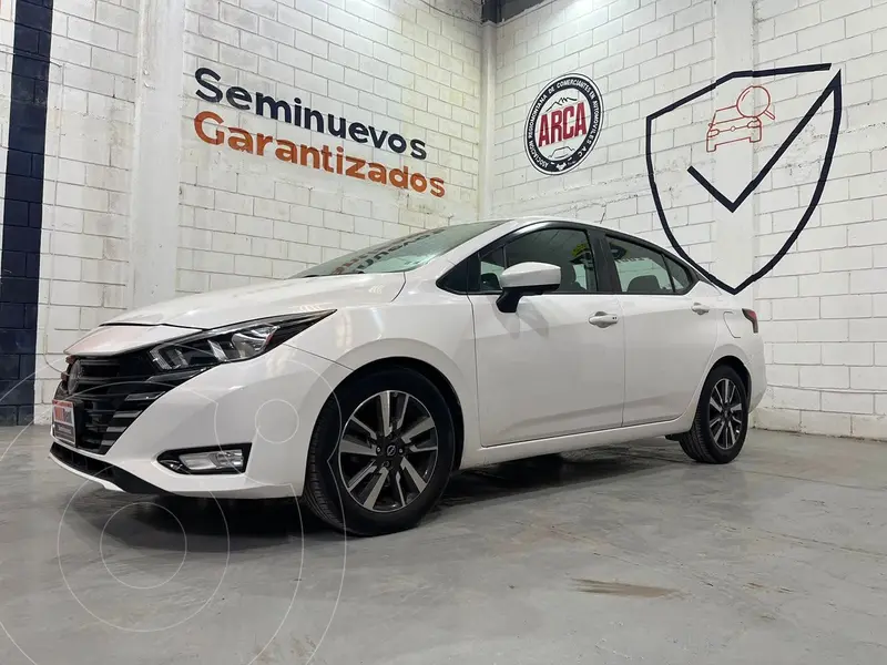 Foto Nissan Versa Advance usado (2023) color Blanco precio $249,000