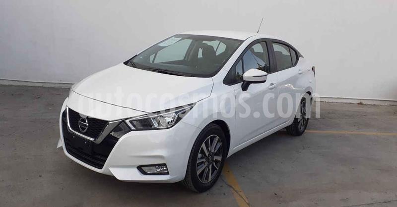 Foto Nissan Versa Advance usado (2020) color Blanco precio $239,900
