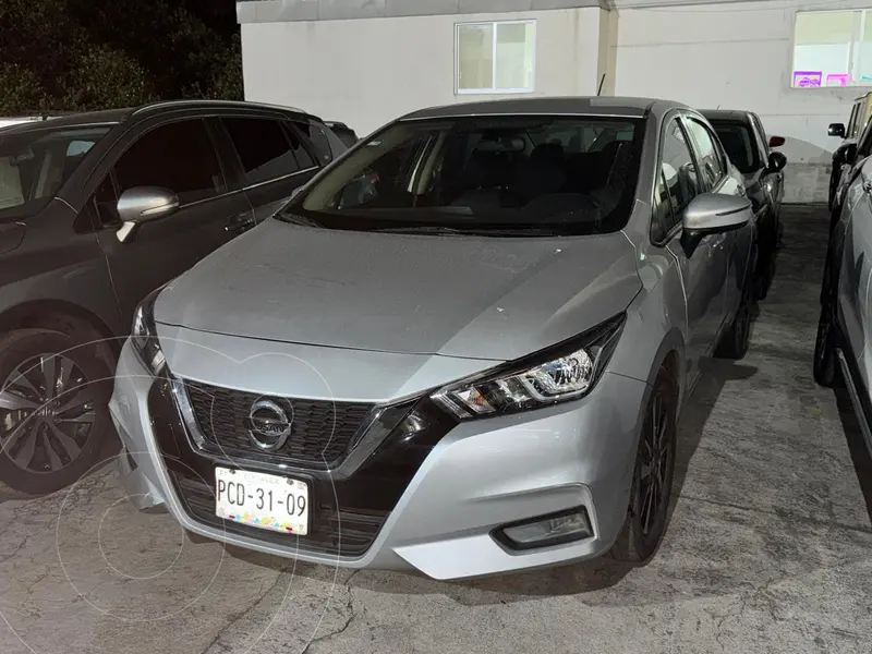 Foto Nissan Versa Advance usado (2021) color Plata precio $259,990