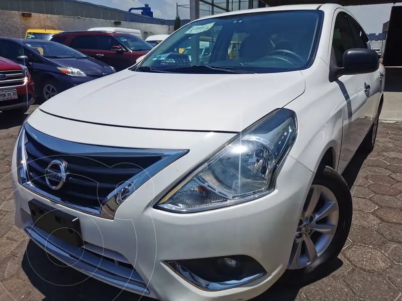 Foto Nissan Versa Advance usado (2015) color Blanco precio $190,000