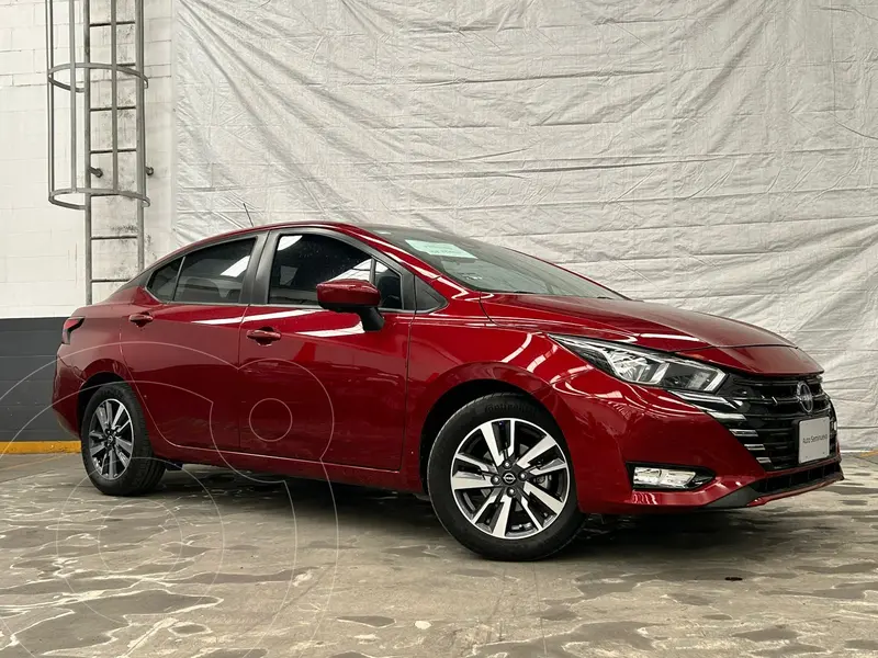 Foto Nissan Versa Advance usado (2024) color Rojo precio $355,000