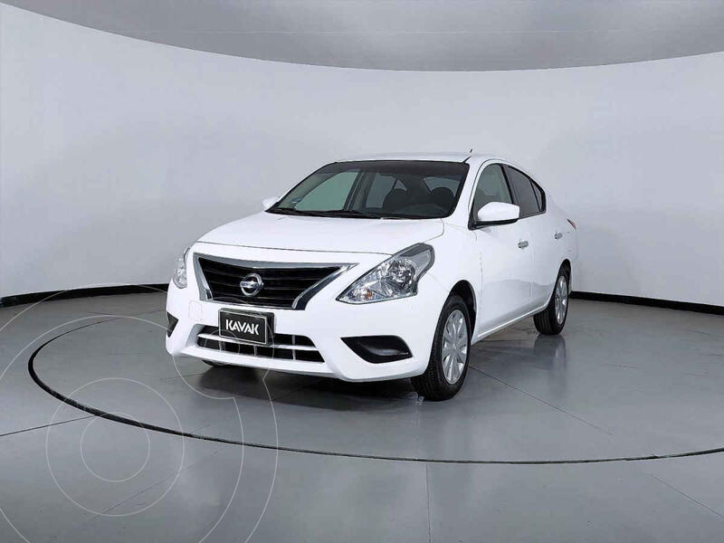 Foto Nissan Versa Sense Aut usado (2018) color Blanco precio $213,999