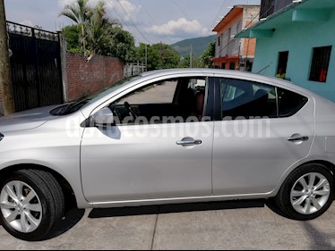 Nissan Versa Advance usado (2017) color Plata precio $175,000