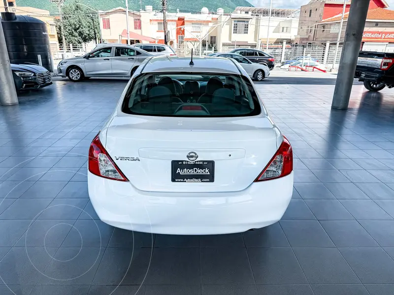 nissan versa
