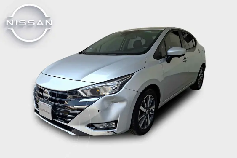 Foto Nissan Versa Advance Aut usado (2024) color Plata precio $333,000
