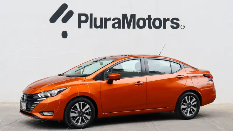 Foto Nissan Versa Advance usado (2023) color Naranja precio $329,000