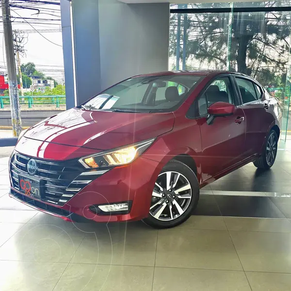 Foto Nissan Versa Advance usado (2024) color Rojo financiado en mensualidades(enganche $94,012 mensualidades desde $7,189)