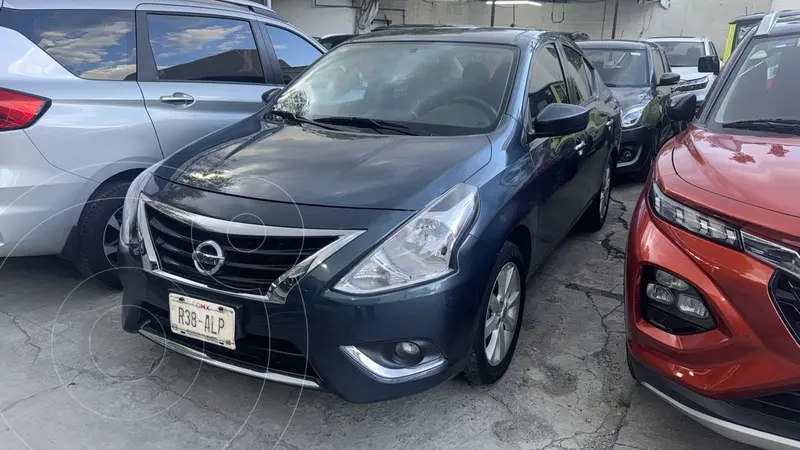 Foto Nissan Versa Advance Aut usado (2017) color Azul financiado en mensualidades(enganche $64,747)