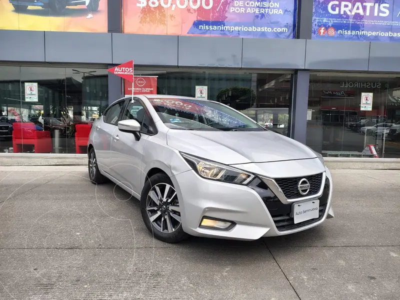 Foto Nissan Versa Advance usado (2021) color plateado precio $259,000