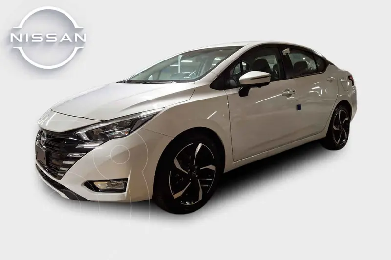Foto Nissan Versa Exclusive Aut usado (2024) color Blanco precio $391,000