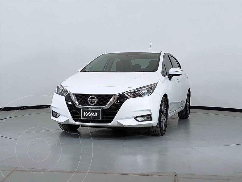 Foto Nissan Versa Advance Aut usado (2020) color Blanco precio $309,999