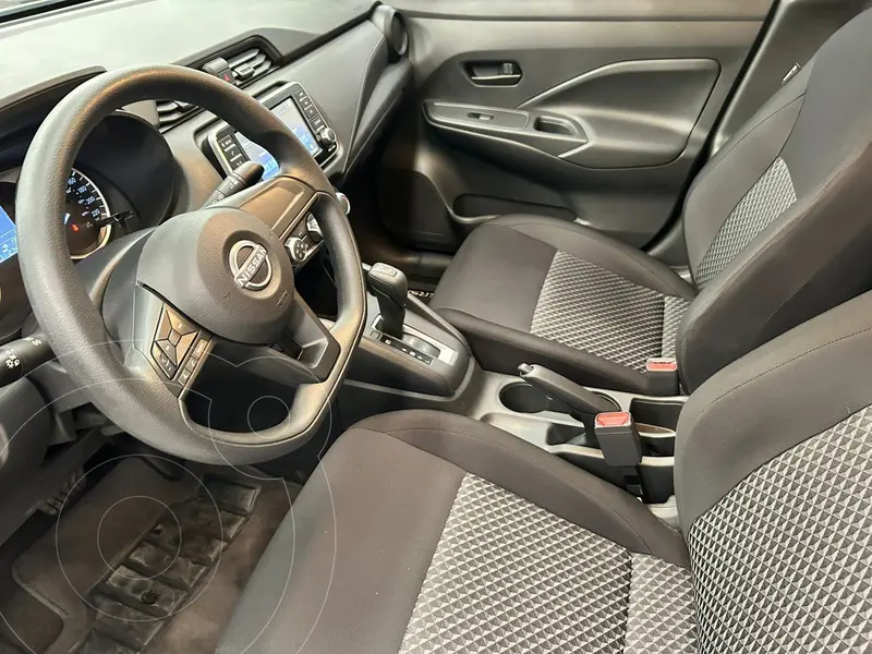 Foto Nissan Versa Sense Aut usado (2023) color Blanco financiado en mensualidades(enganche $120,802 mensualidades desde $5,272)
