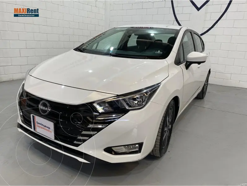Foto Nissan Versa Advance usado (2023) color Blanco precio $275,000
