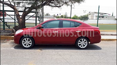 Nissan Versa Exclusive Aut usado (2014) color Rojo precio $110,000