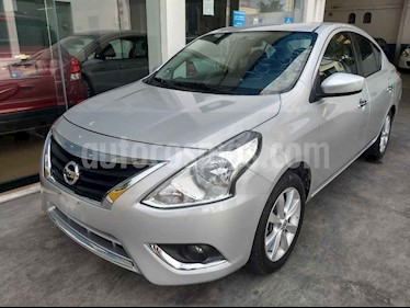 foto Nissan Versa Advance Aut usado (2018) color Plata precio $179,900