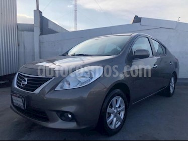 Nissan Versa 4P ADVANCE TM5 A/AC. VE F. NIEBLA RA-15 usado (2012) color Beige precio $100,000