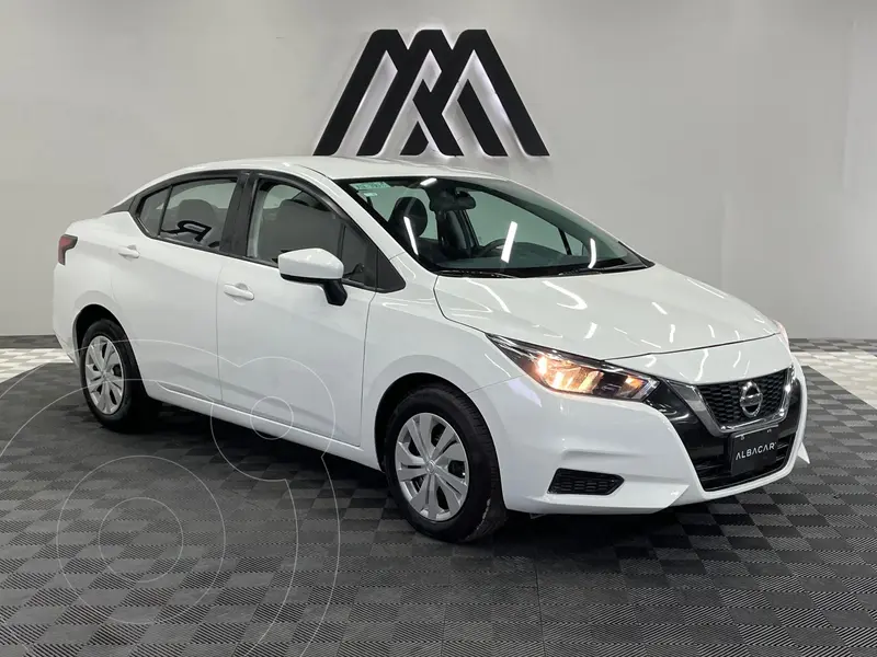Foto Nissan Versa Sense Aut usado (2021) color Blanco precio $259,999