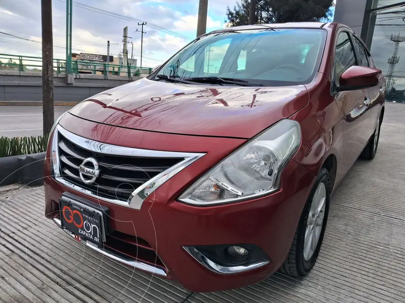 Foto Nissan Versa Advance usado (2017) color Rojo precio $175,000