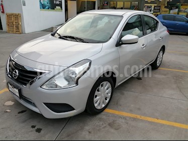 foto Nissan Versa Sense usado (2018) color Plata precio $182,000