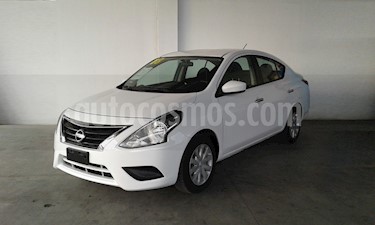 foto Nissan Versa Sense Aut usado (2018) color Blanco precio $179,000