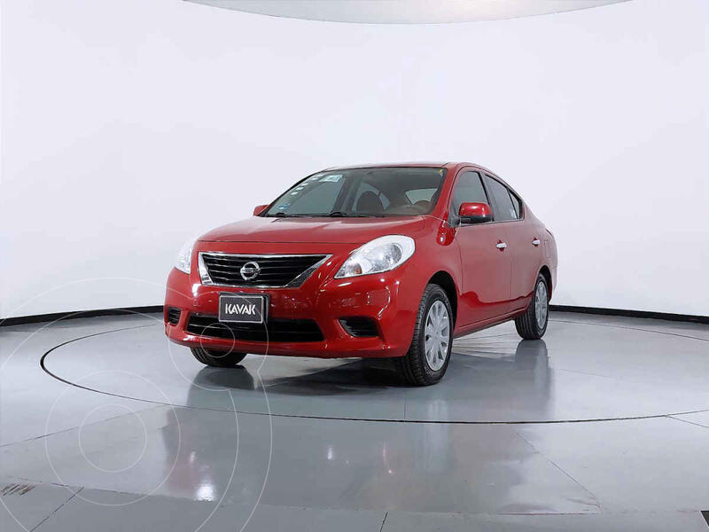 Foto Nissan Versa Sense usado (2014) color Rojo precio $157,999