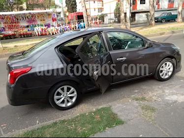 foto Nissan Versa Advance Aut usado (2016) color Gris Oscuro precio $170,000