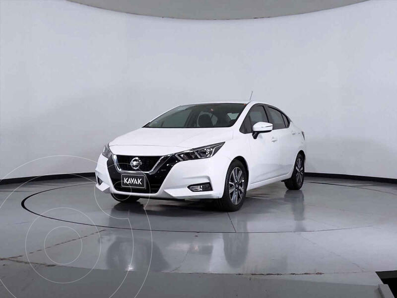 Foto Nissan Versa Advance Aut usado (2020) color Blanco precio $292,999