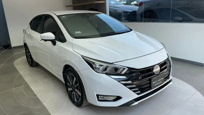 Foto Nissan Versa Advance usado (2024) color Blanco financiado en mensualidades(enganche $124,982 mensualidades desde $5,369)