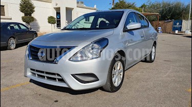 foto Nissan Versa Sense Aut usado (2019) color Plata precio $178,900