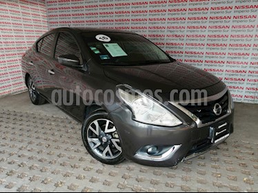 Nissan Versa Exclusive NAVI Aut usado (2016) color Gris Oscuro precio $165,000