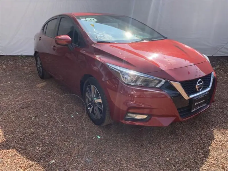 Nissan Versa Advance usado (2021) color Rojo precio $300,000